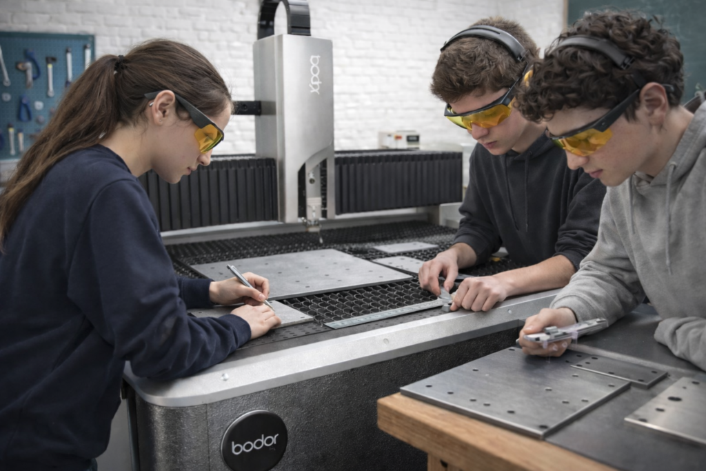 seguridad-y-proteccion-con-cortadora-laser-educaccion