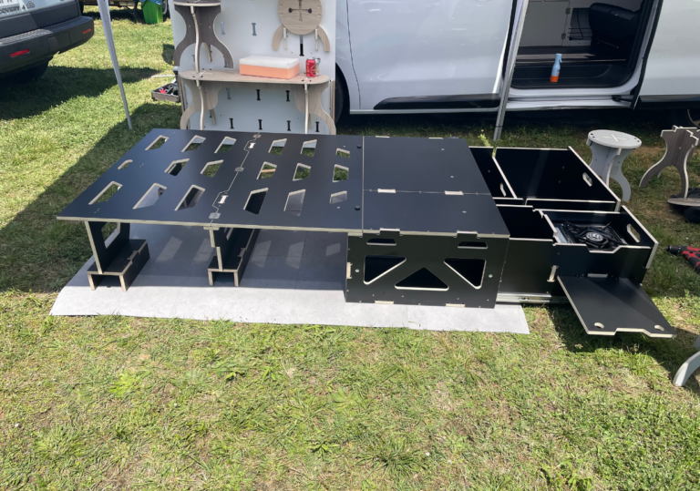 productos para autocaravanas trabajados con materiales para grabado en pantografo
